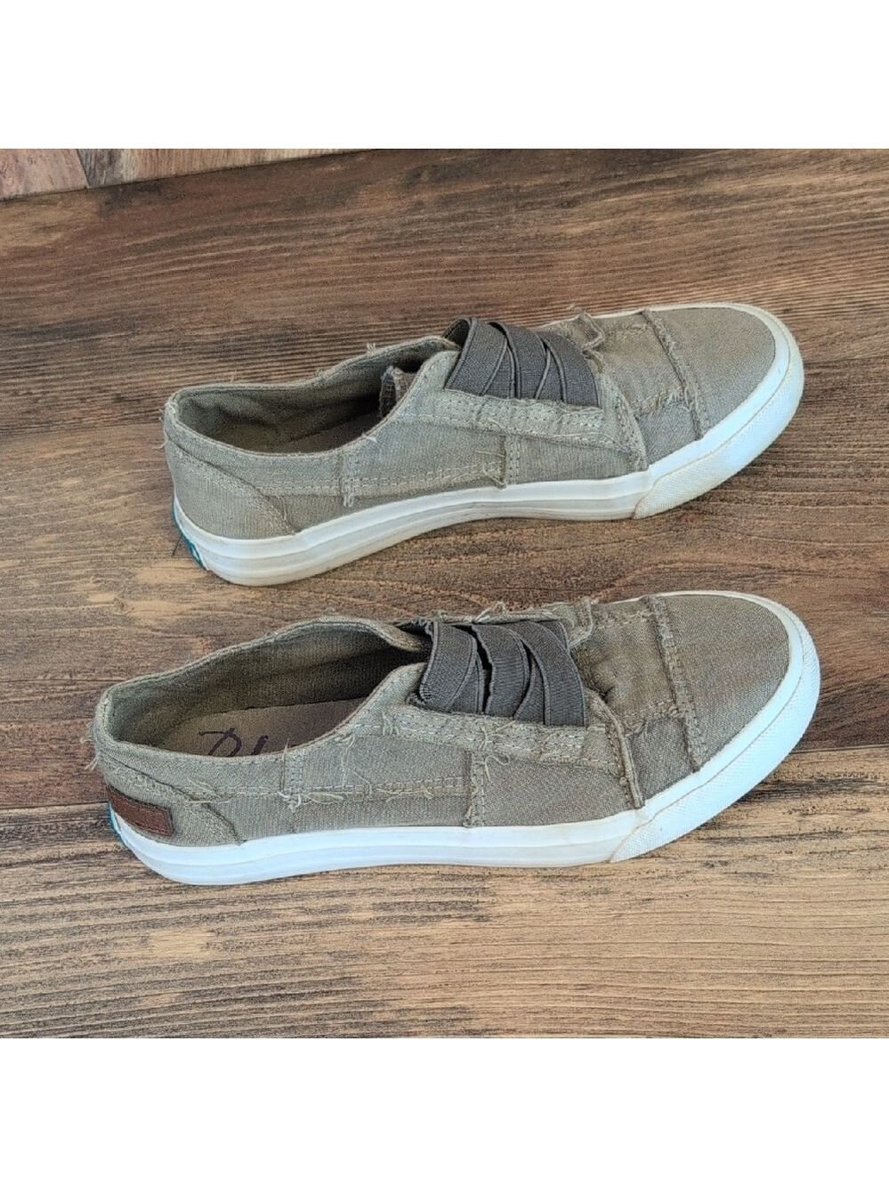Blowfish Malibu Women's Slip-On Sneakers 7                                  L104